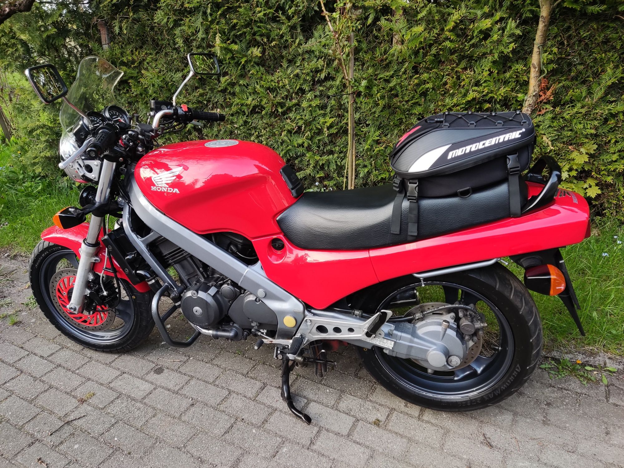 Honda NTV 650 Revere