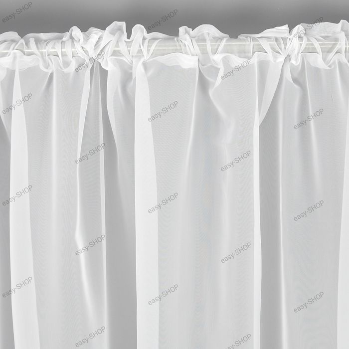 Prosta firana biała gotowa na taśmie marszczącej