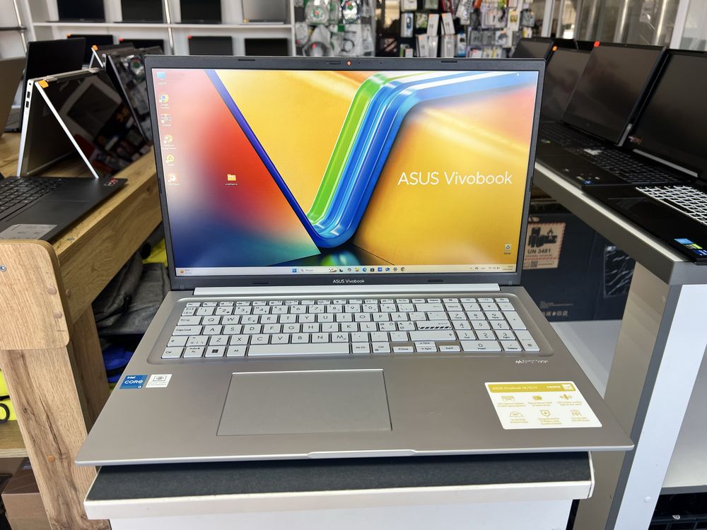 ASUS VIVOBOOK X1704ZA / Core I3-1215U / 16GB / 512SSD / 17.3 / IPS