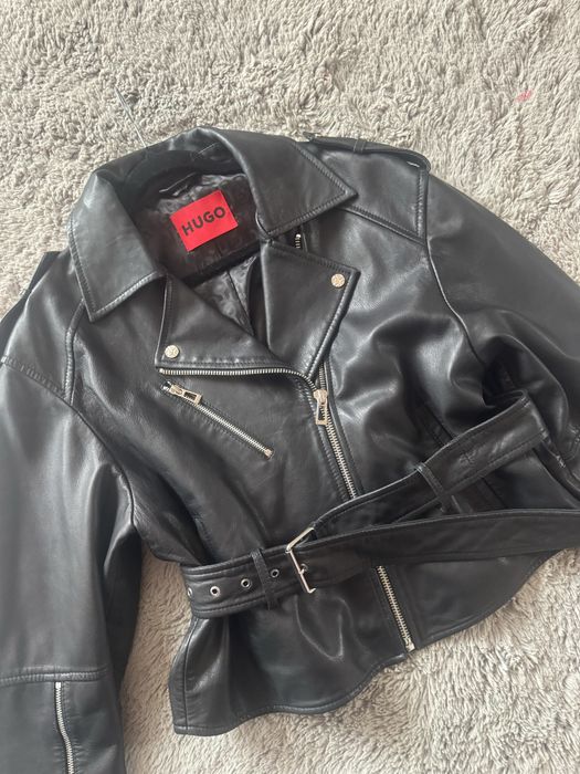 HUGO Жіноча байкерська куртка з ременем