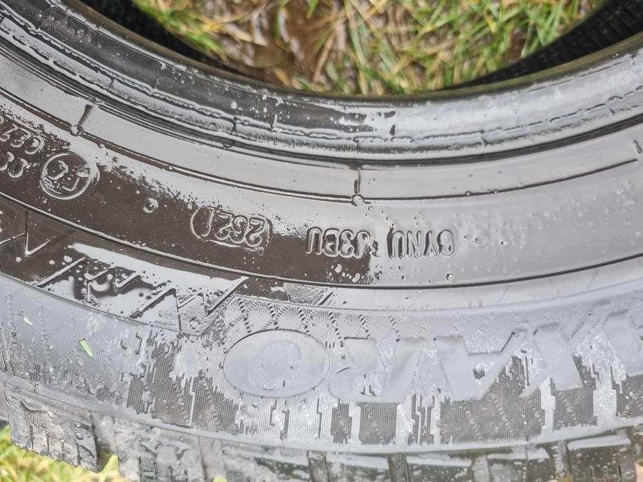 Opony zimowe Paxaro 225/70-R15 C DOT 2621 2szt. wzmacniane Jumper