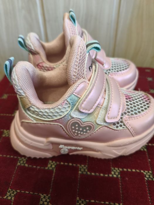 Кросівки з підсвіткою