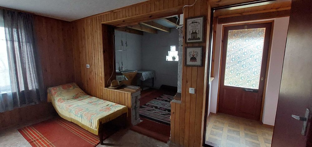 Продам будинок з земельною ділянкою