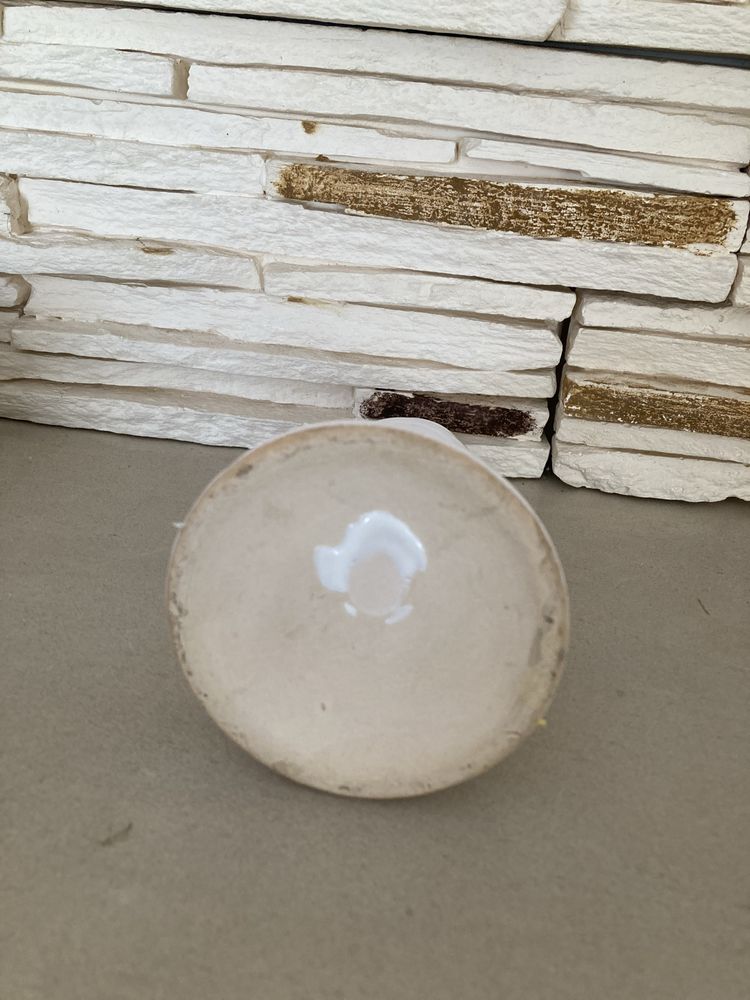 Biały ceramiczny  świecznik PRL
