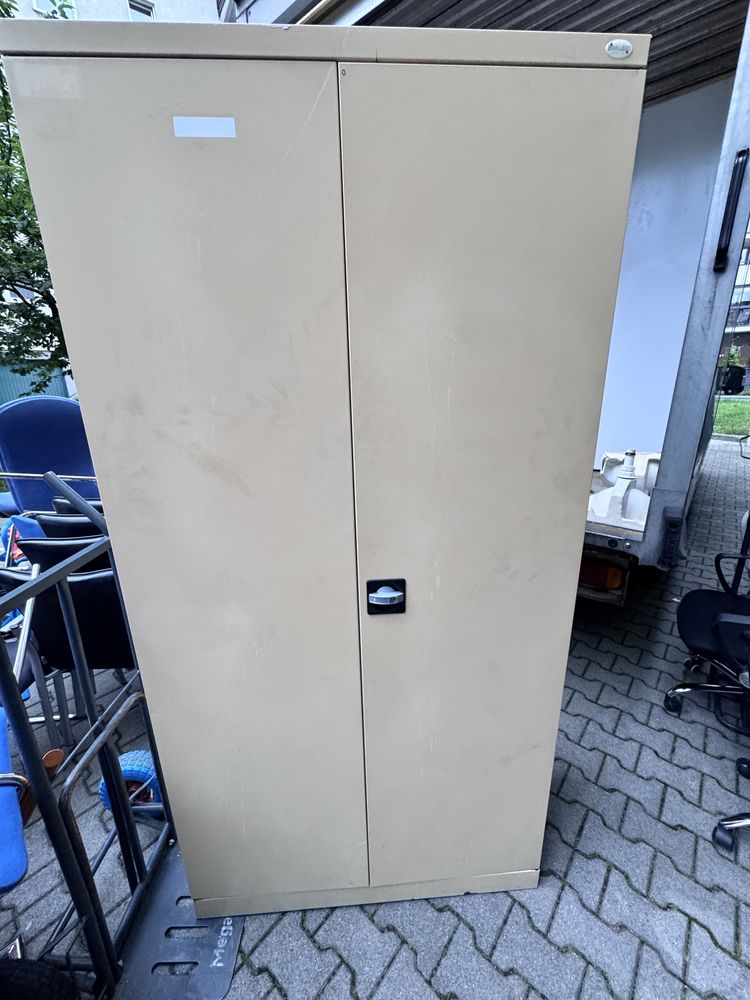 Sprzedam widoczne szafy metalowe
