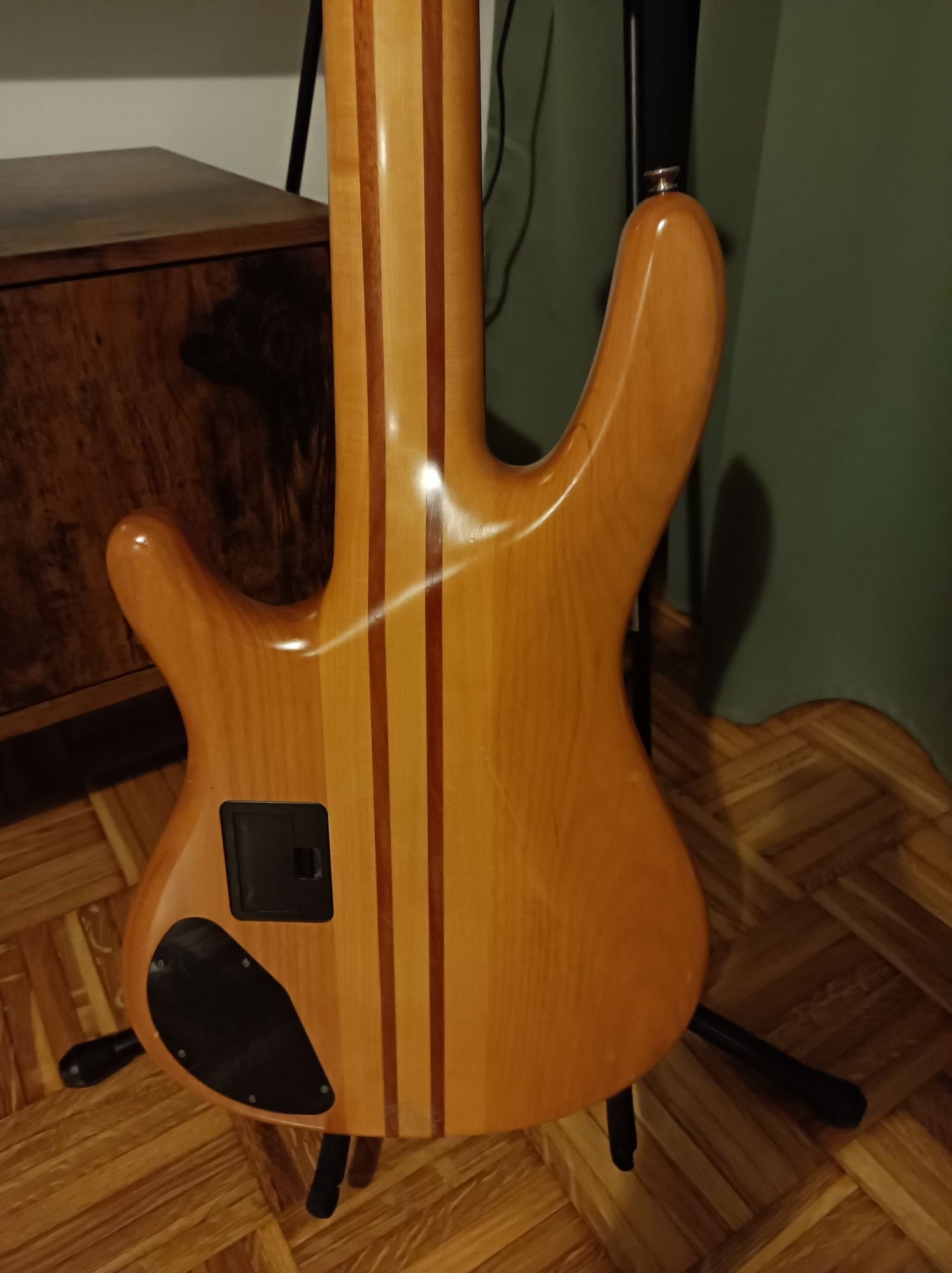 Gitara basowa Yamaha BB 2005 bass