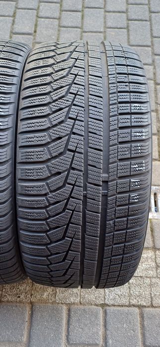 235/35R19 91W HANKOOK , komplet używanych opon zimowych.