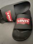 Чоловічі шльопанці Levi's 913380628 40.5 (8) 26.5 см Чорні