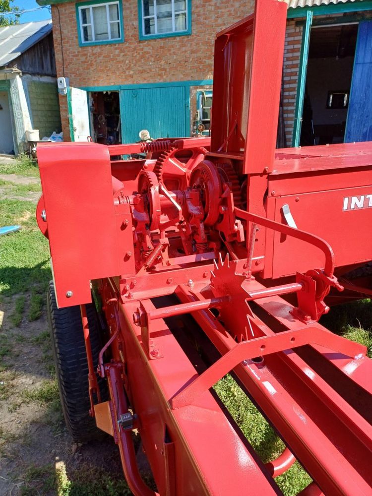 Продам тюкопрес INTERNATIONAL 430