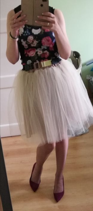 Piękna tiulowa spódnica na każdą okazję stan idealny
