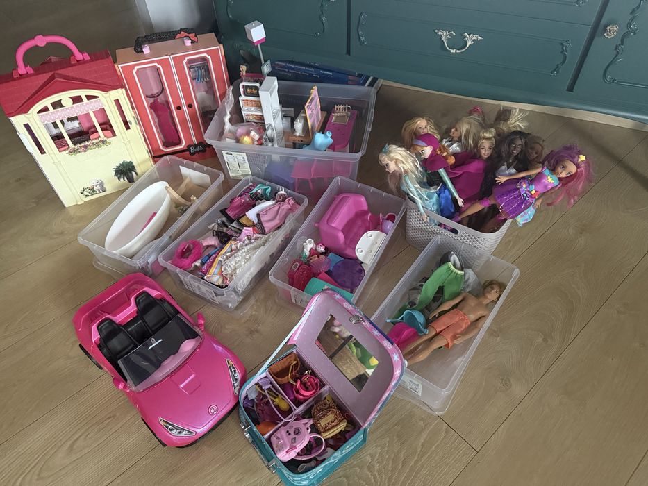 Barbie- domek, mebelki, lalki, ubranka, akcesoria itp.