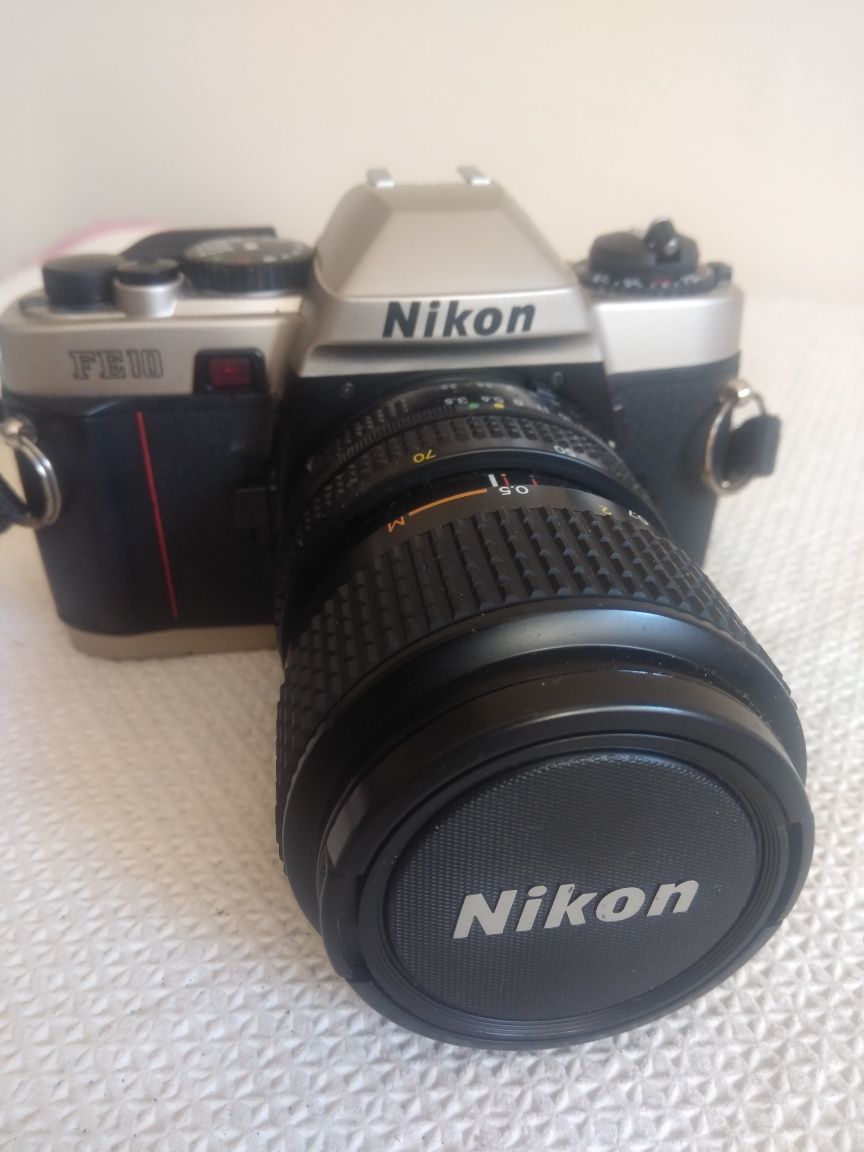 Máquina fotográfica Nikon  FE10