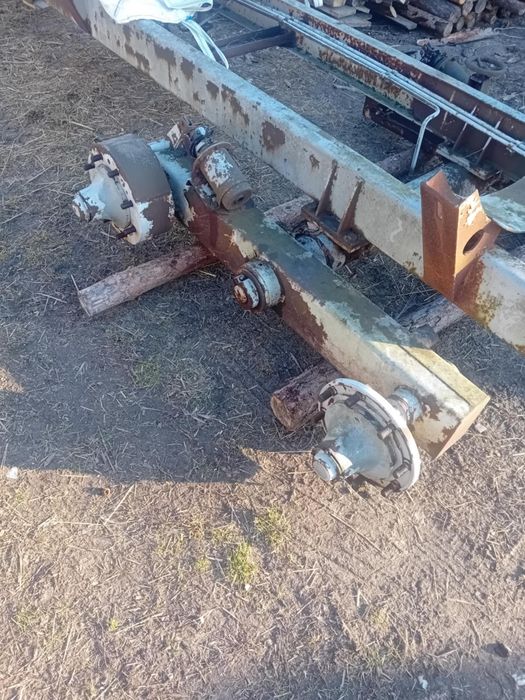 Podwójne osie beczkowozu- szambiarki