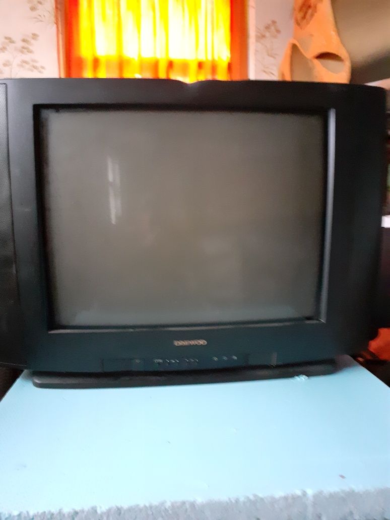 Телевизор  под ремонт