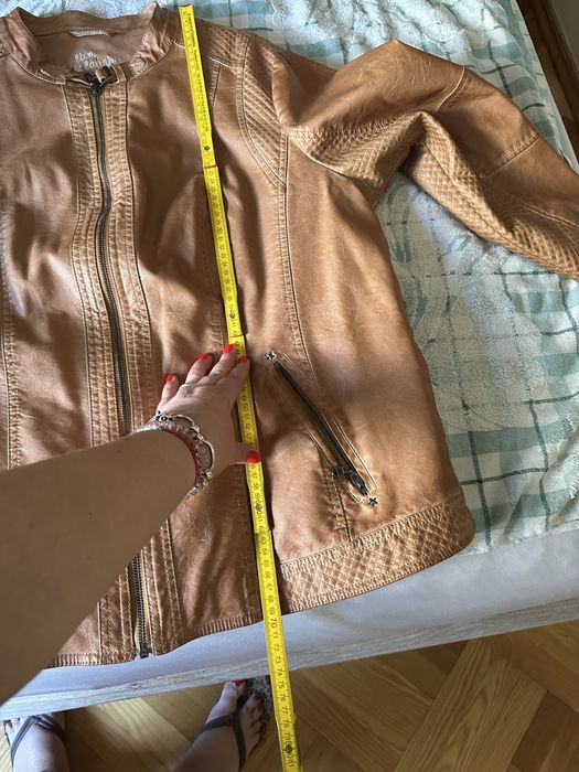 Куртка из эко кожи.