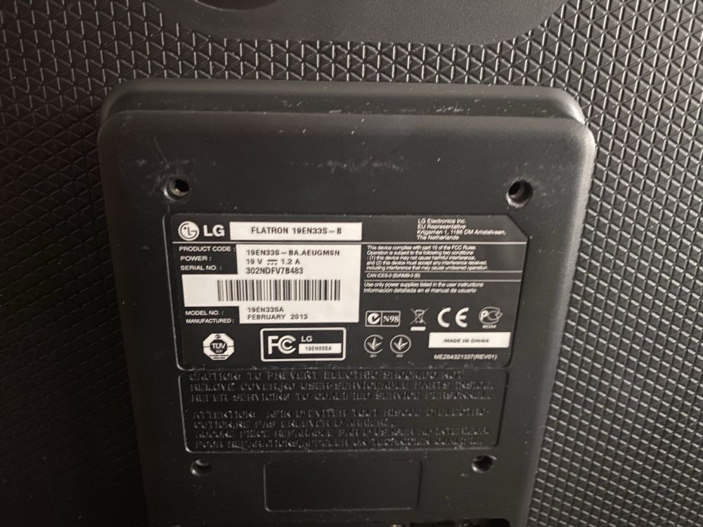 Монитор 19 LG 19EN33S-B