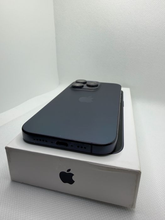 iPhone 15 Pro Titânio Azul 256GB – Excelente Estado