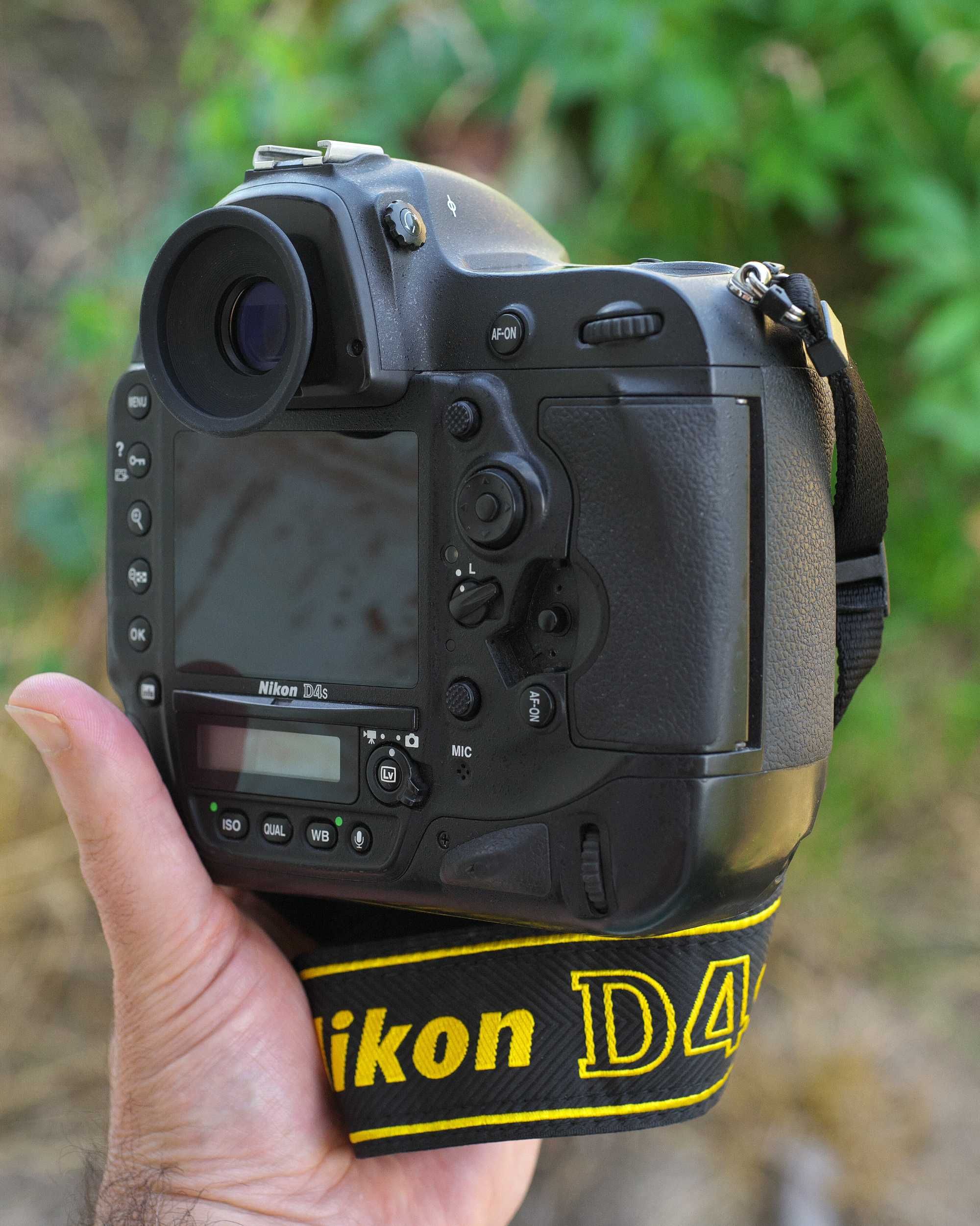 Nikon D4S full-frame camera 87,5 т. кадров