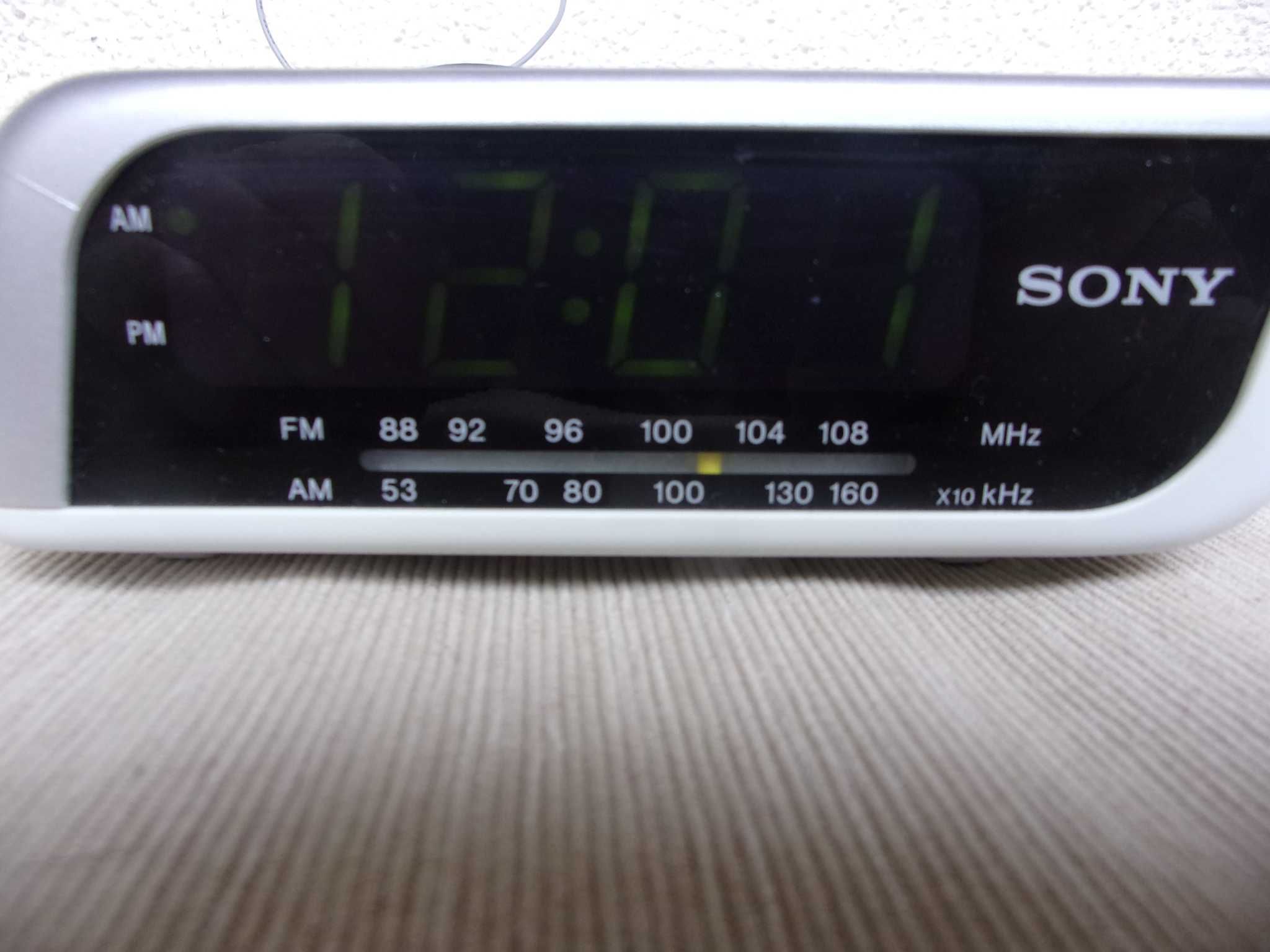 Firmowy Radiobudzik SONY ICF-C205 Maszyna Marzeń z Anglii - Vintage