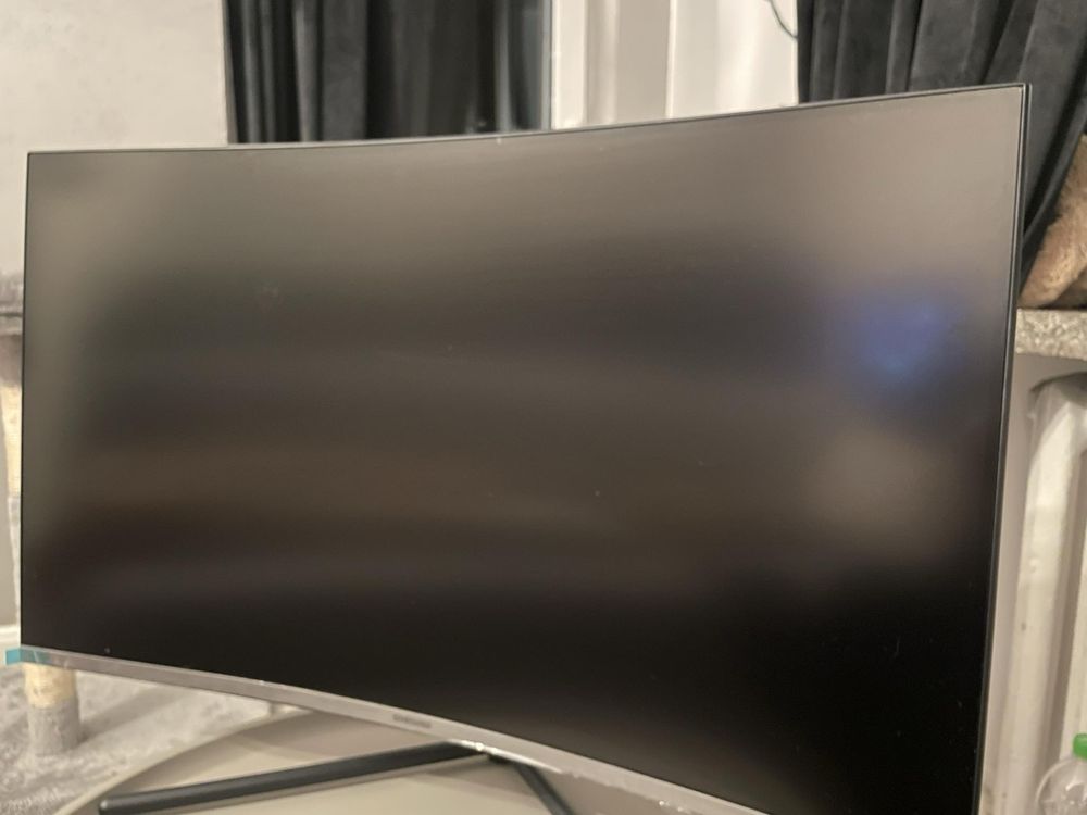 Monitor SAMSUNG U32R590CWUX Curved 4K