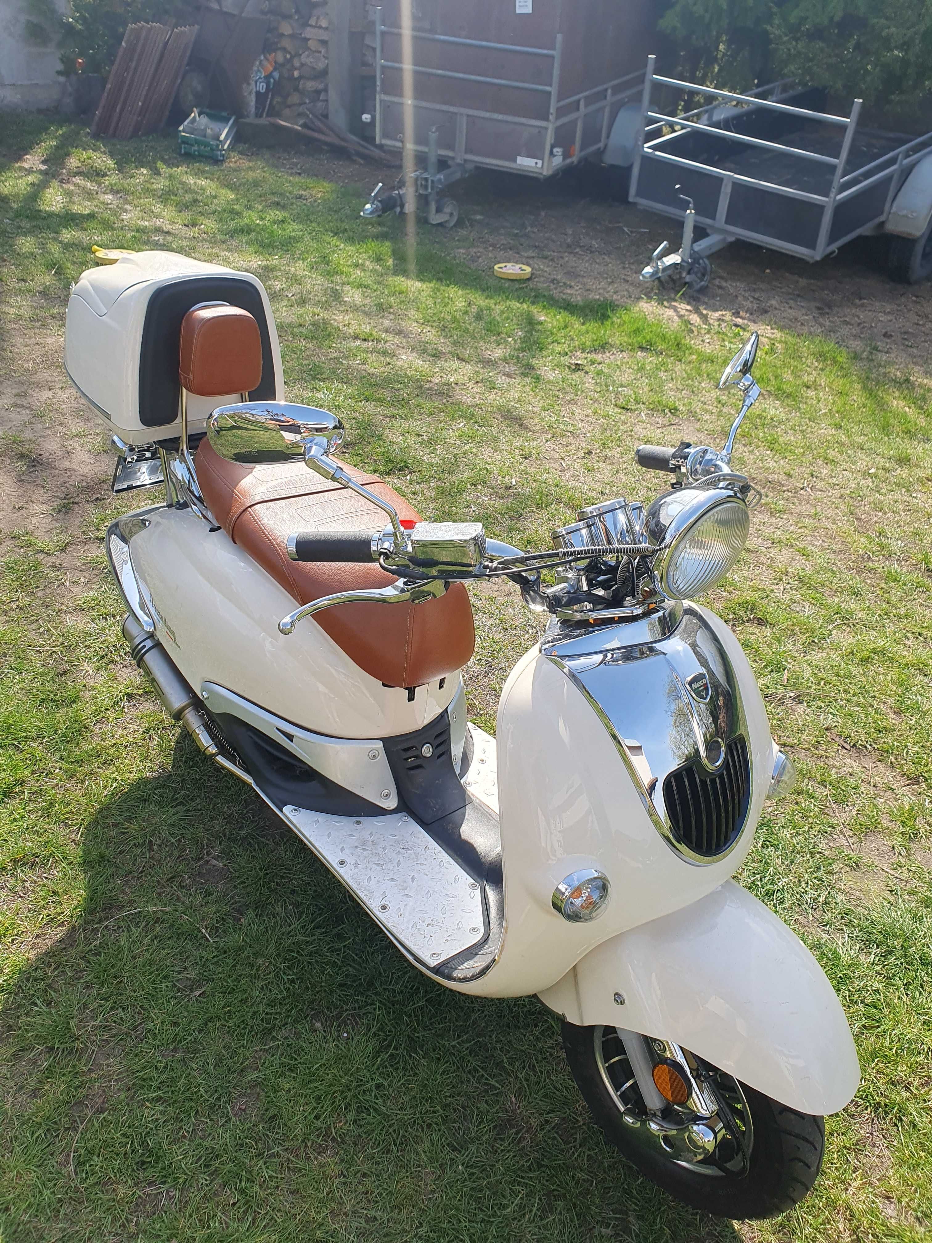 Neco Borsalino Duo jak vespa