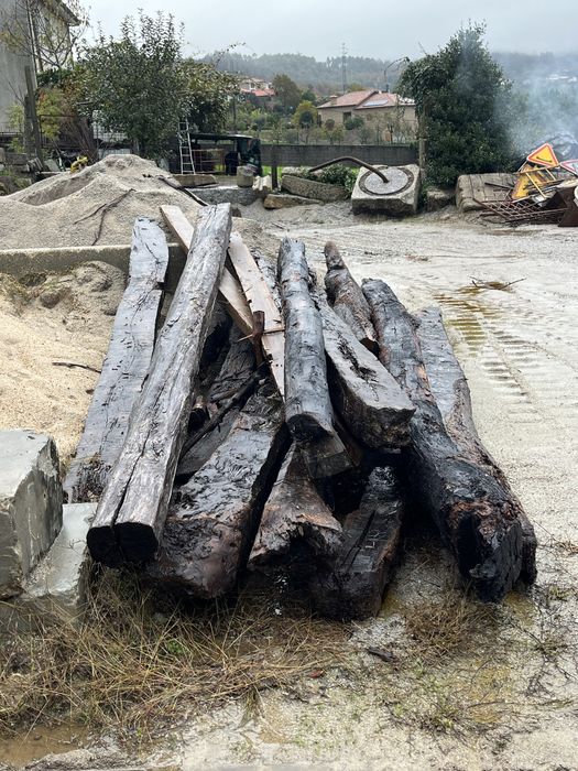 Vigas de madeira antiga