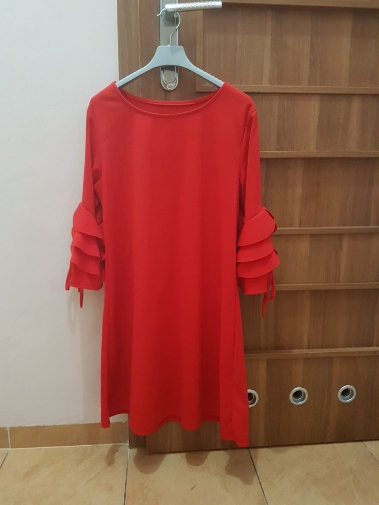 Sukienka czerwona uniwersalna