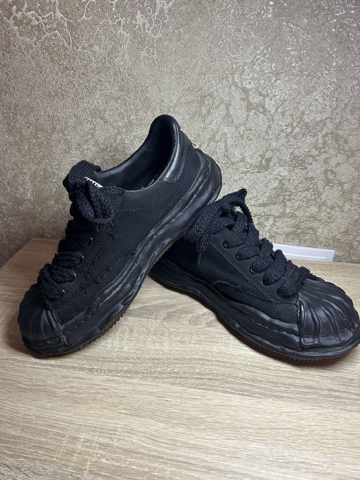 Трендовые кроссовки Maison Mihara Yasuhiro модель Blakey.