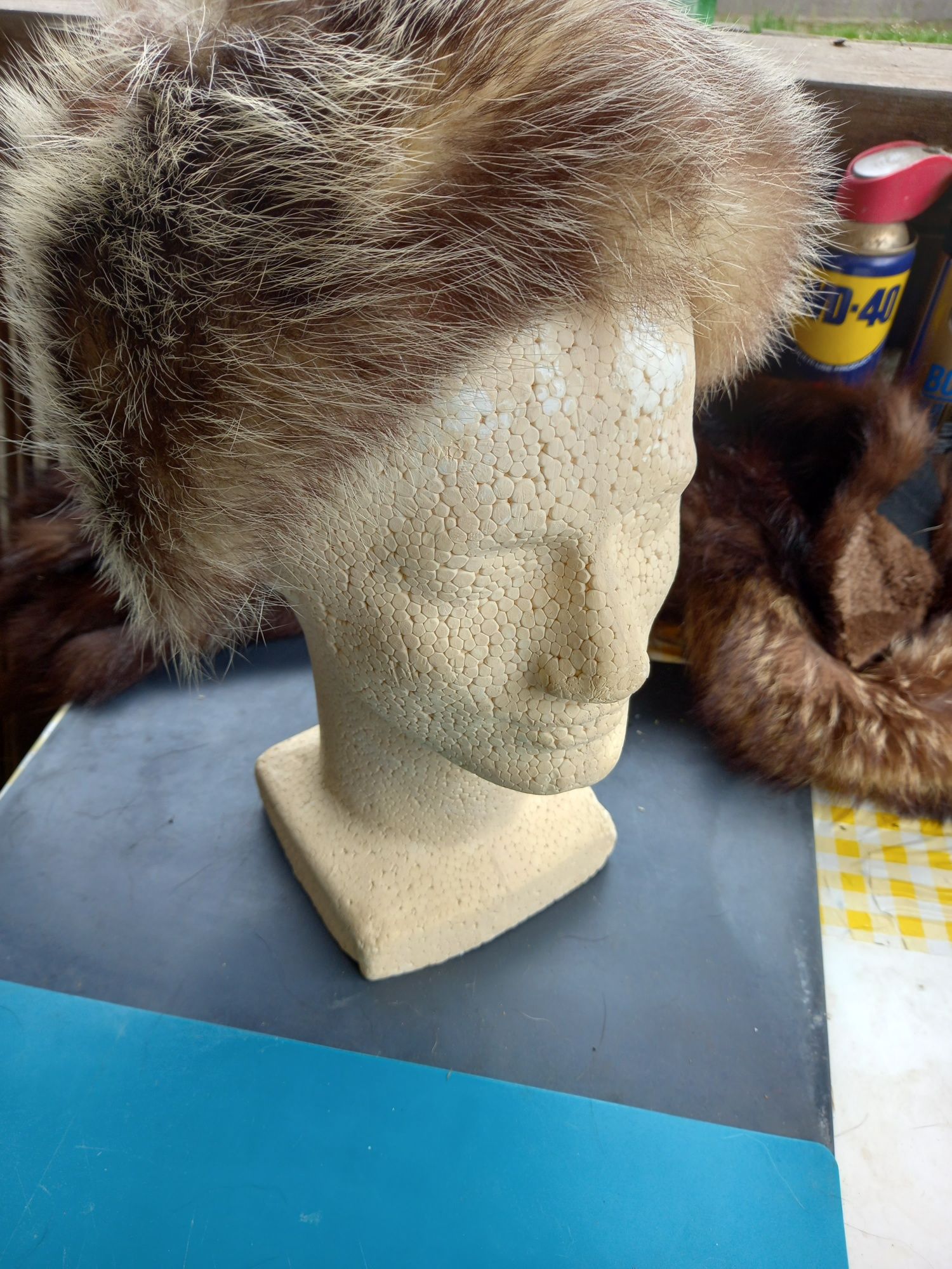 Czapka z lisa damska.