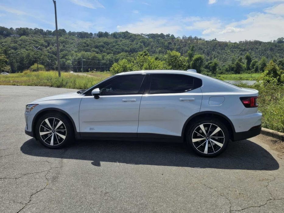 Polestar 2      2022