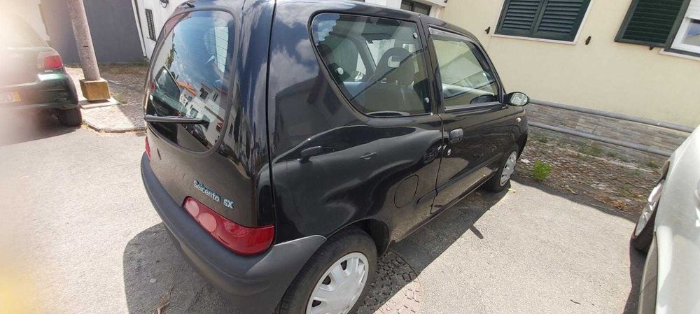 Fiat seiscento em excelente interiores e mecânica ,económico e fiável.