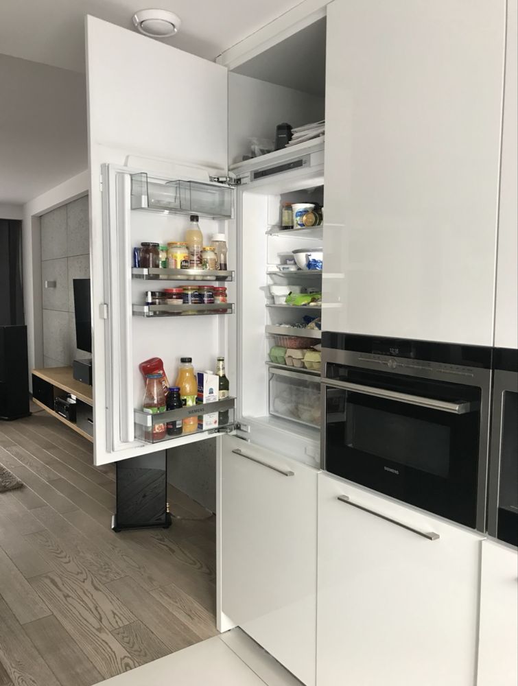 Lodówk SIEMENS no frost do zabudowy w pelni sprawna