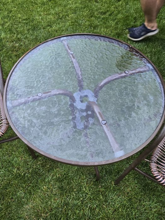 Stół z 2 krzesłami