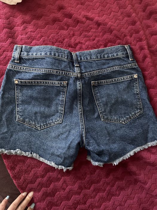 Джинсові шорти.