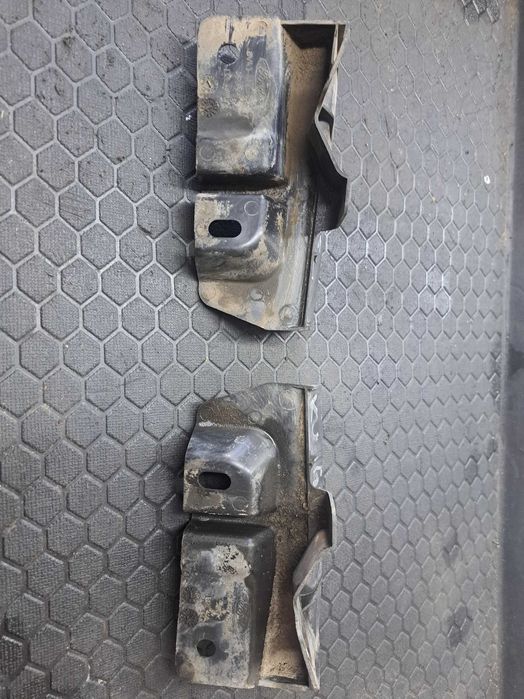 Kierownica powietrza PRAWA/LEWA Ford Kuga 8V41-8326-AA / 8V41-8327-AA