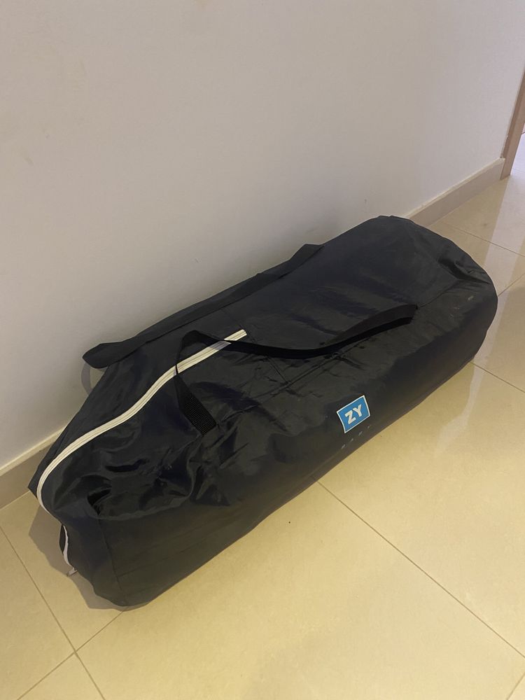 Cama de Viagem Azul Marinho Zippy influi colchao