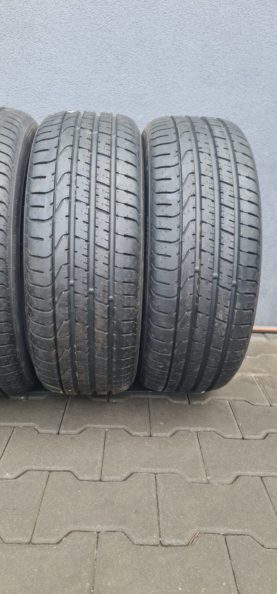 225/40/19  Pirelli opony Nowe powystawowe