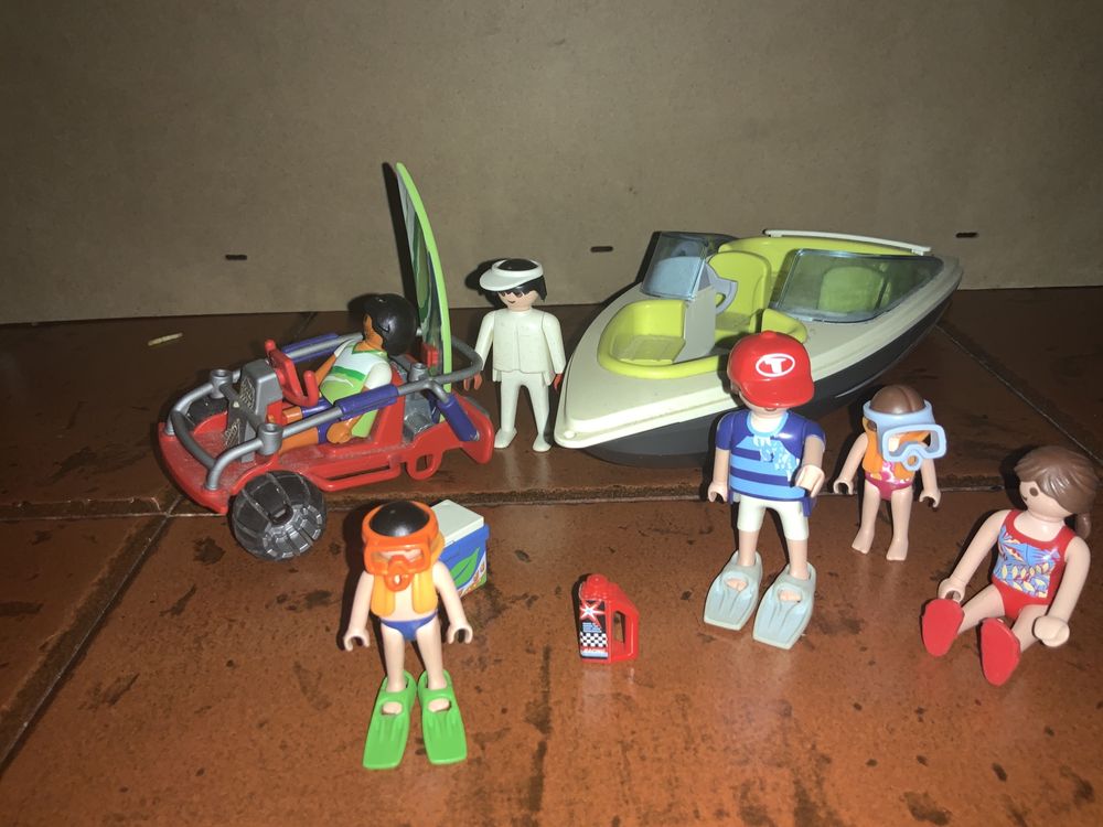 RESERVADO Playmobil. Barco, 6 figuras e um buggy(falta uma roda)