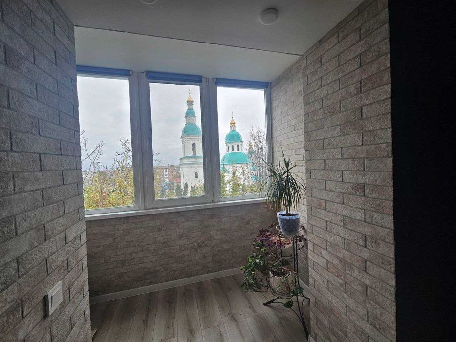 Продам трикімнатну квартиру