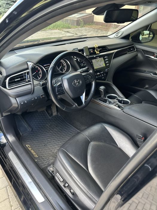 Продам Toyota Camry 70 Официальная 2.5 бензин/газ автомат.Premium Plus
