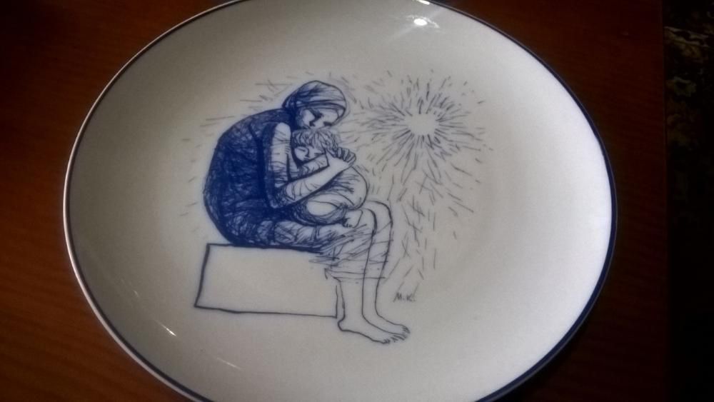 Vista Alegre - Prato Dia da Mãe assinado por Maria Keil (nº 1)