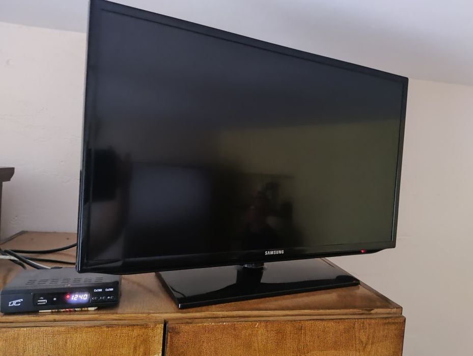 Telewizor Samsung 32 cale + dekoder DVB-T2 marki LTC