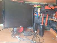 Monitor LG  z głośnikami 19 cali