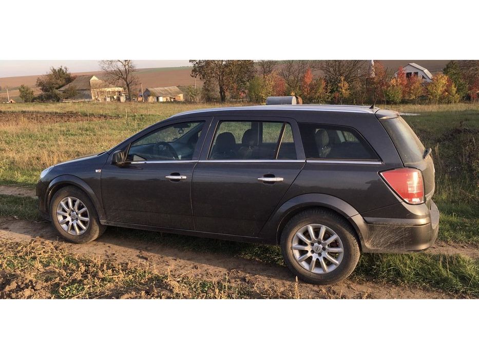 Opel Astra H Hatchback Нижние молдинги стекол, окантовка окон Carmos