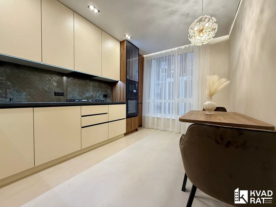 Готова до проживання півторачка з ремонтом в Паркова Алея