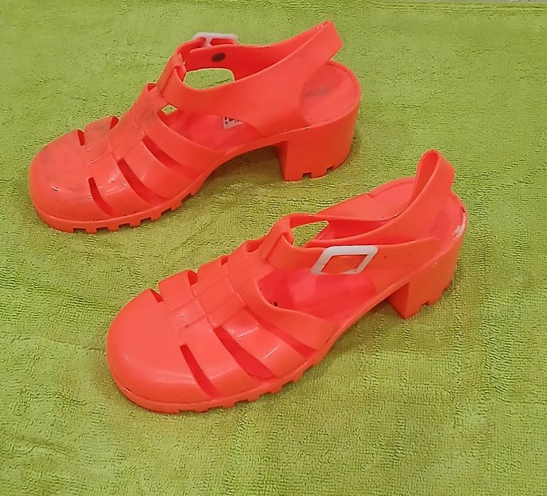 Sandálias numero 37