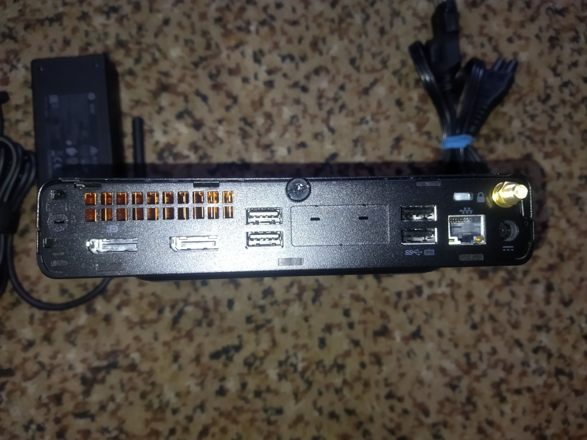 Ryzen 5 2400g‼️Hp 705g5,Vega 11,HDD 500,DDR4 8,WiFi Bluetooth,Windows