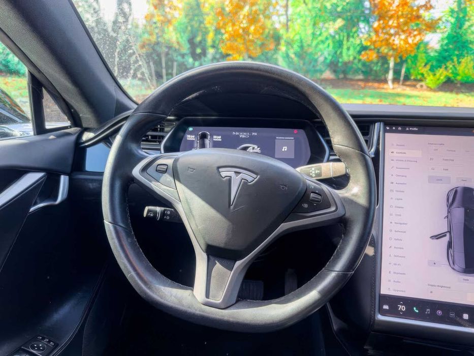 Tesla Model S 75D      2018