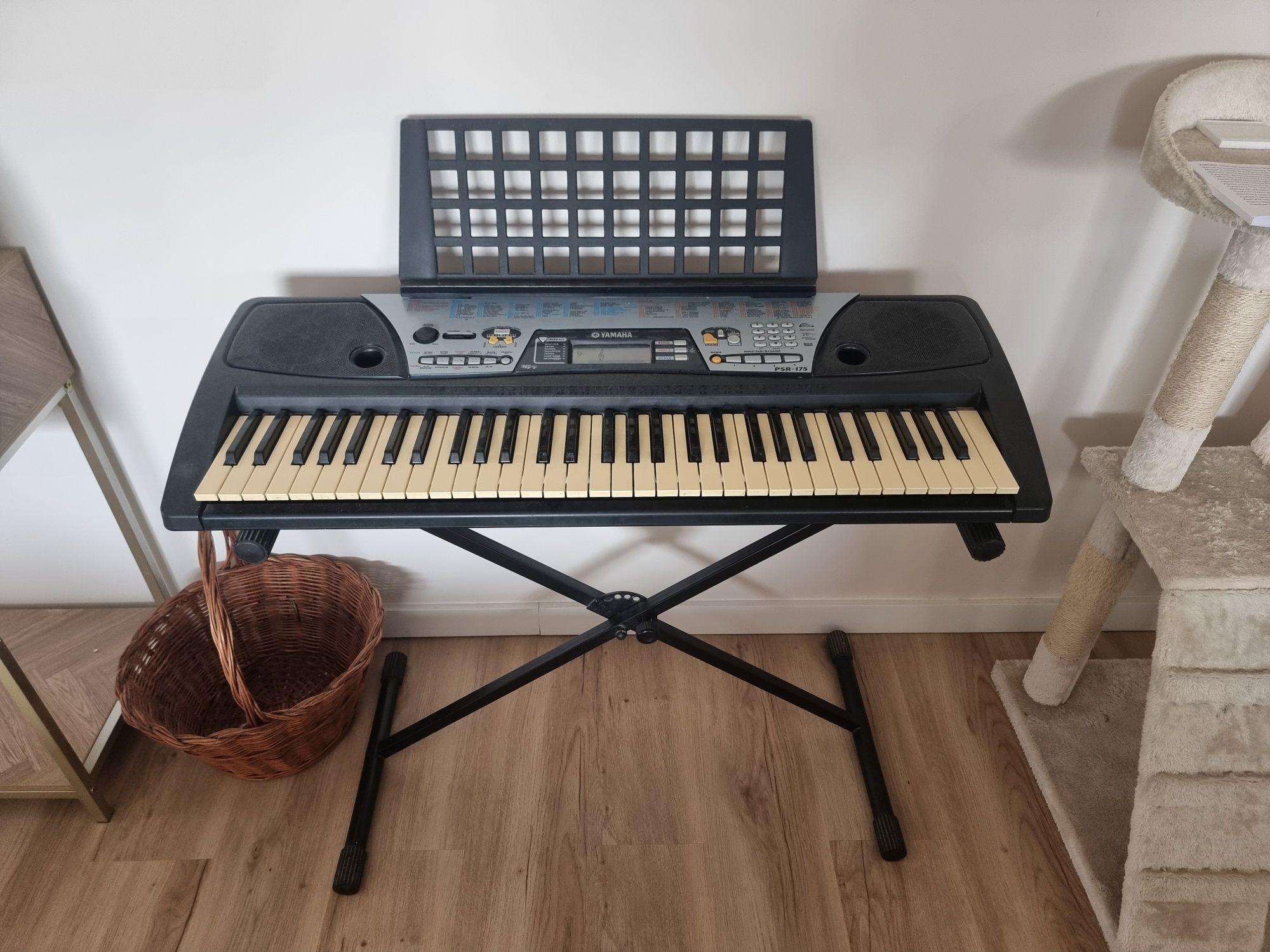 Piano órgão Yamaha PSR-175