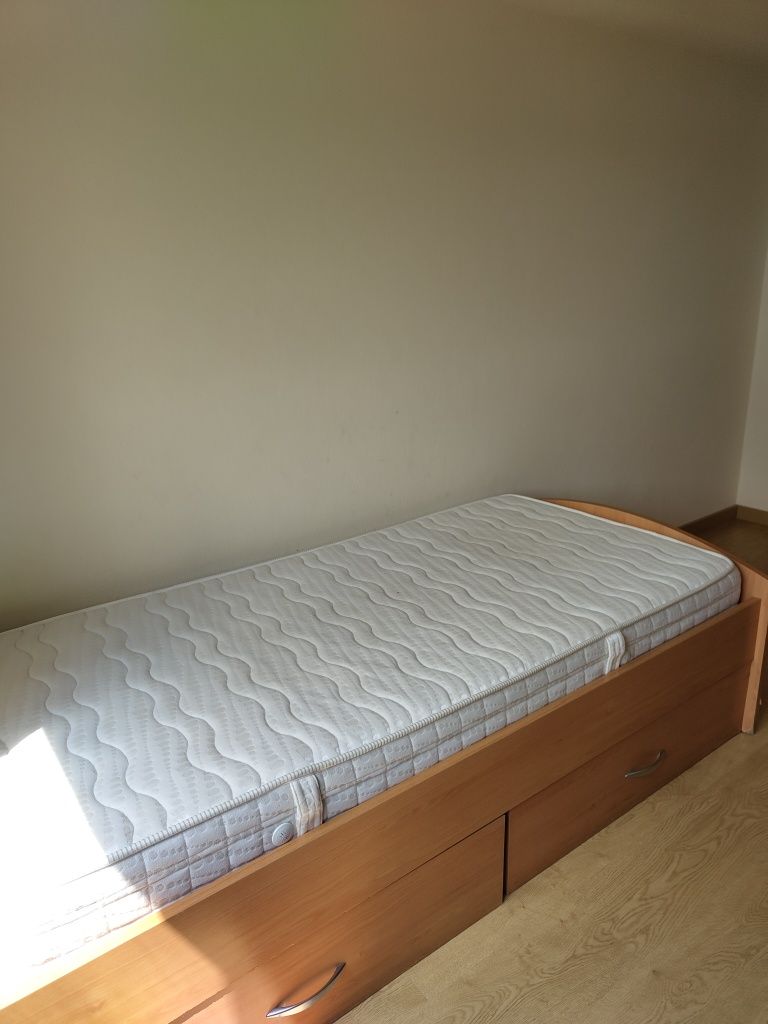 Cama + Estrado + Colchão 180x90cm